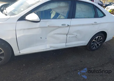 2024 Volkswagen Jetta 1.5T S z USA, uszkodzony, nr VIN 3VW5M7BU9RM086547